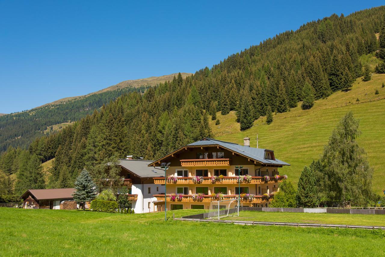 Zirbenhof Hotel Innerkrems Bagian luar foto